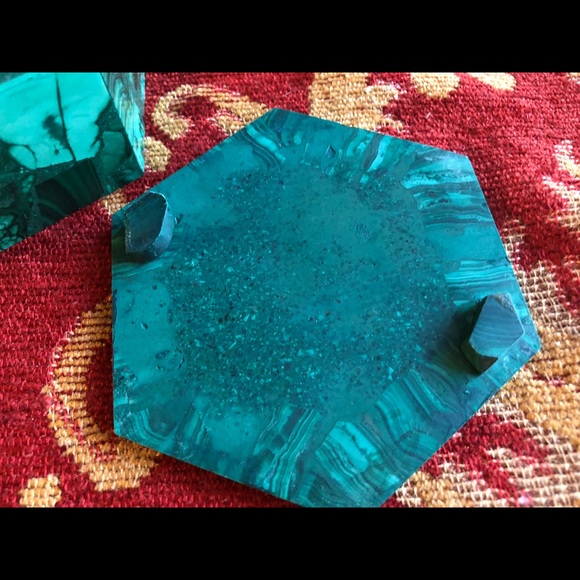 Vintage green butterfly malachite trinket box in pristine condition. - Picture 4 of 10